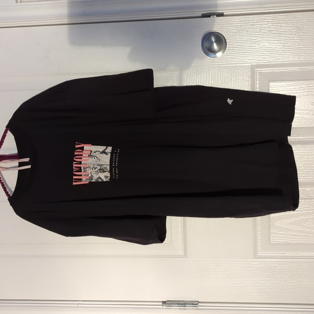 Urban Black Graphic tee